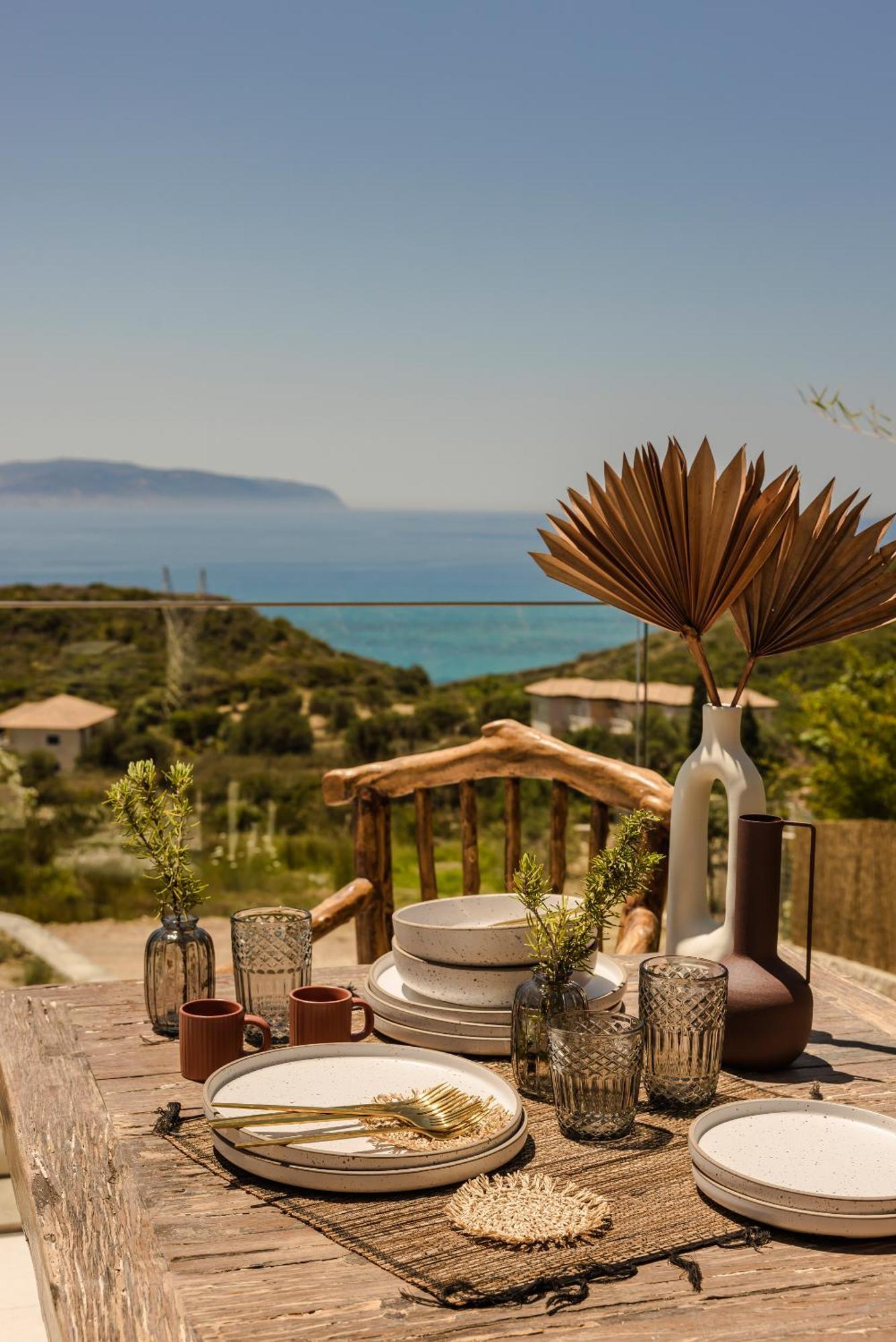 Hilaritas Luxury Suites Sea View, Private Pool & Jacuzzi Paradise Ratzaklíon Eksteriør billede