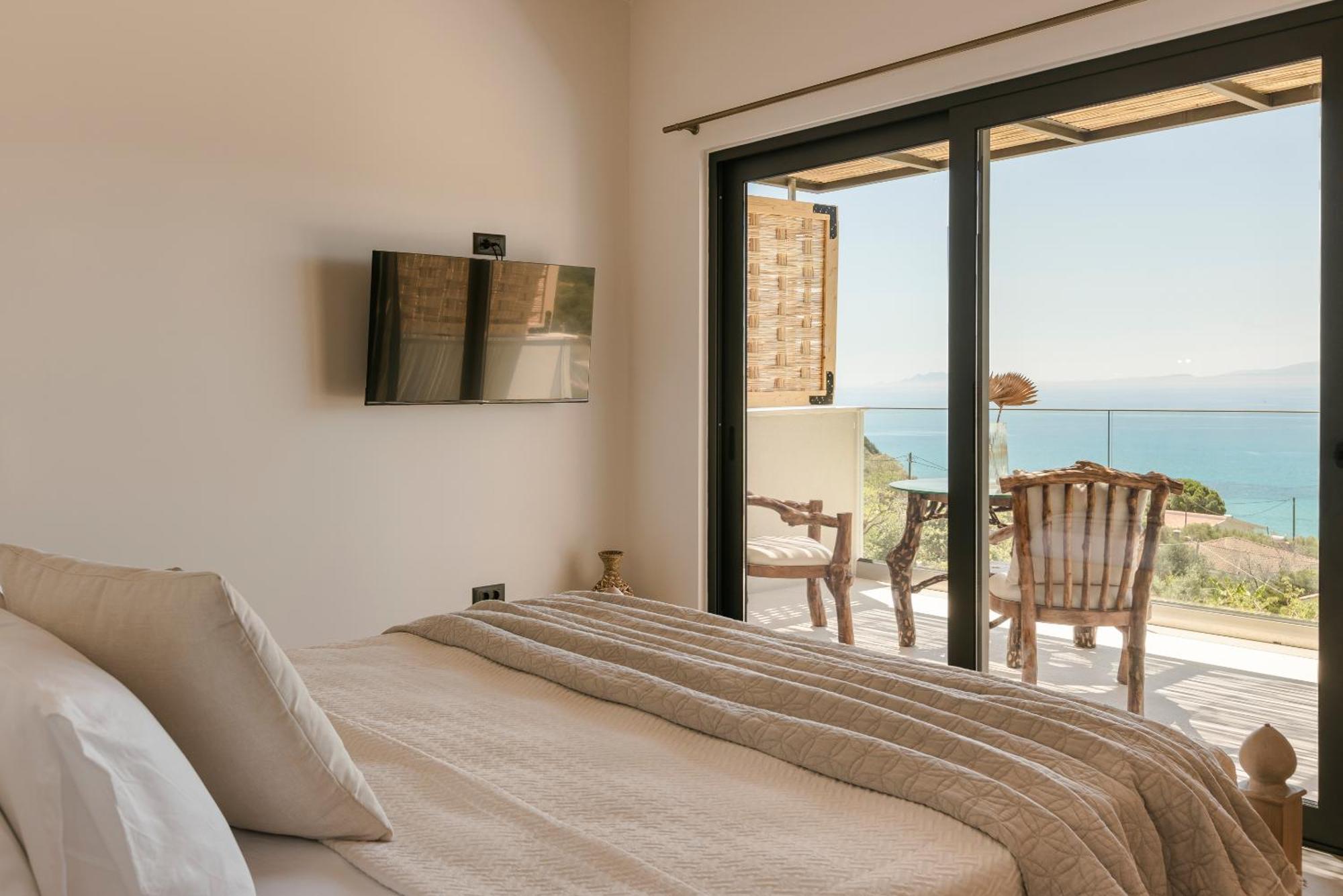 Hilaritas Luxury Suites Sea View, Private Pool & Jacuzzi Paradise Ratzaklíon Eksteriør billede