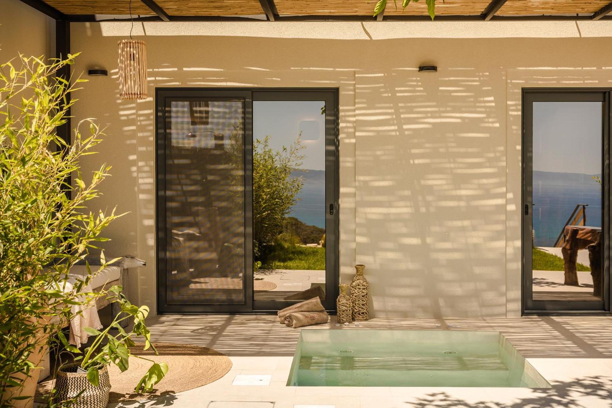 Hilaritas Luxury Suites Sea View, Private Pool & Jacuzzi Paradise Ratzaklíon Eksteriør billede