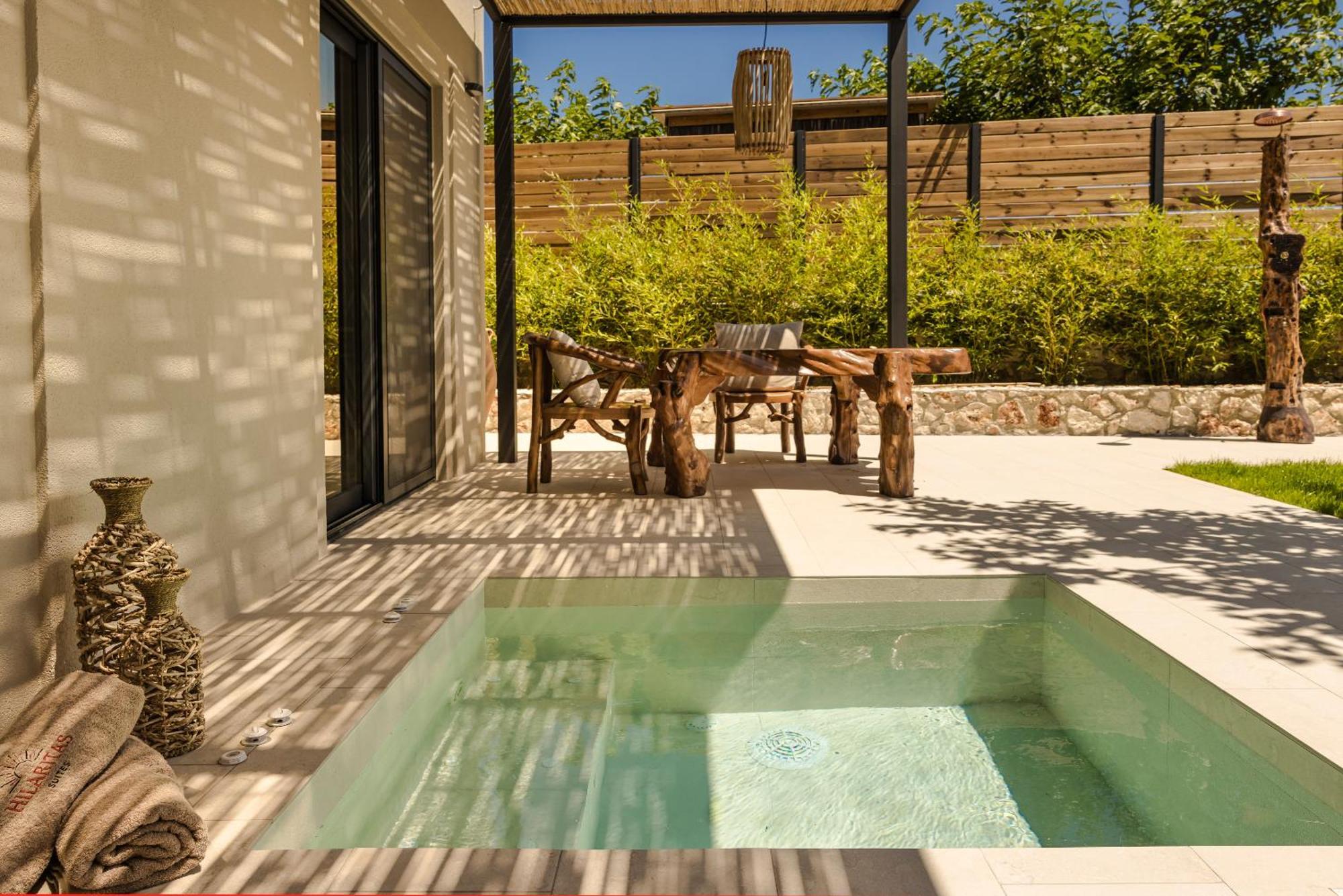 Hilaritas Luxury Suites Sea View, Private Pool & Jacuzzi Paradise Ratzaklíon Eksteriør billede